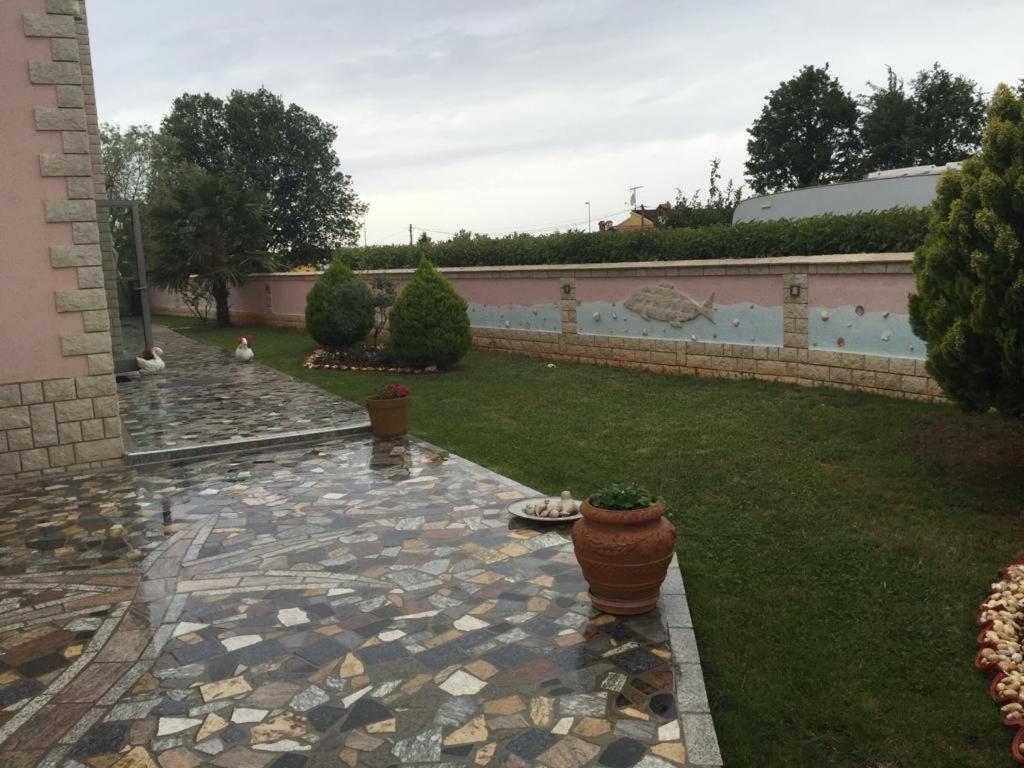 Villa Baldi -Apartmani Danny Tar-Vabriga Exterior photo