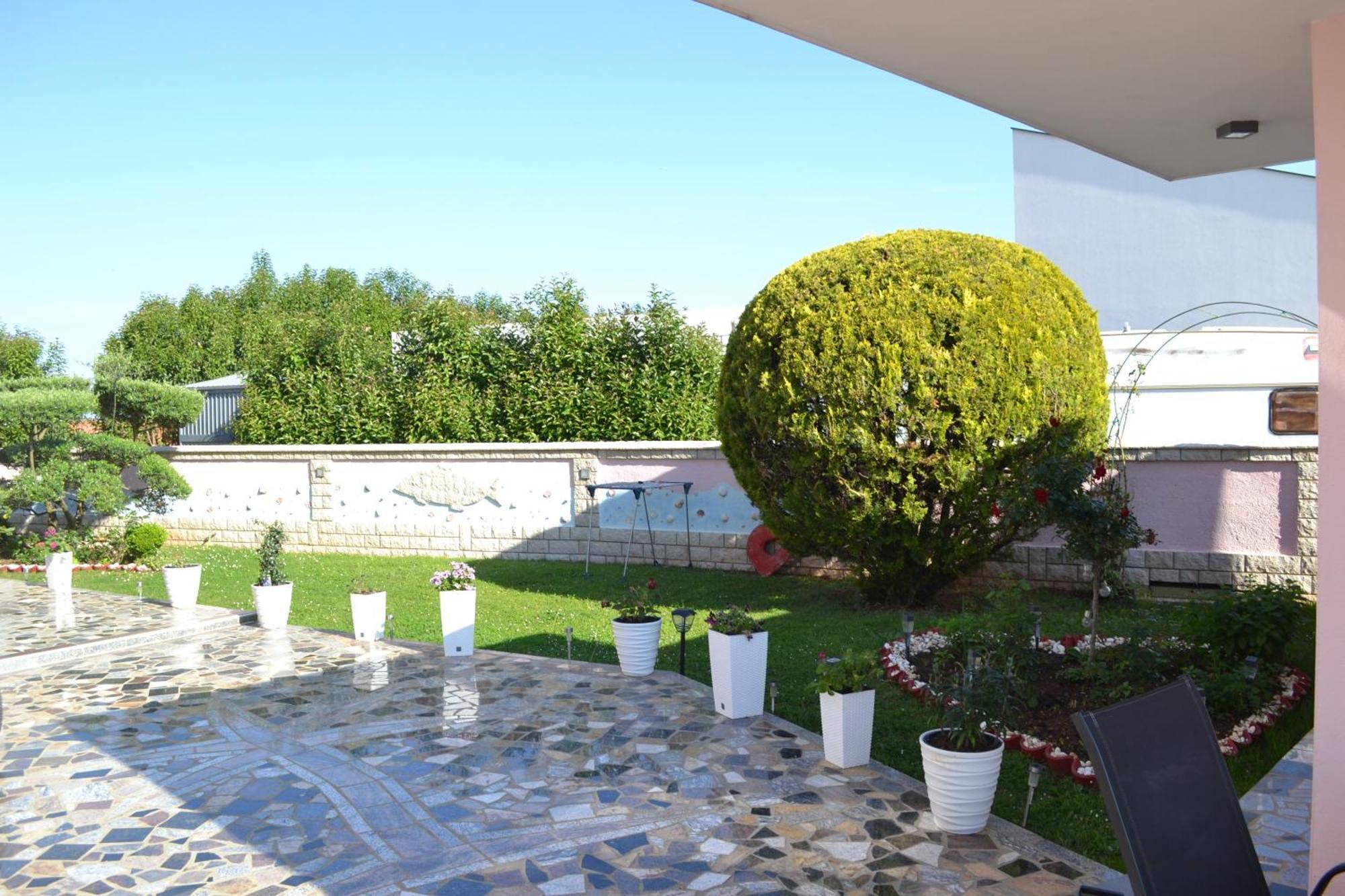 Villa Baldi -Apartmani Danny Tar-Vabriga Exterior photo